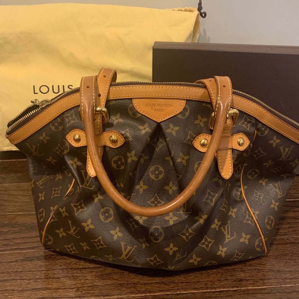 *Authentic Louis Vuitton Tivoli GM shoulder bag*